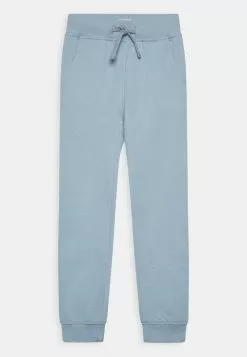 Friboo Niños 3 PACK BASIC BOYS SWEATPANTS - Pantalones Deportivos - Grey, Ochre, Blue 8 Friboo Niños 3 PACK BASIC BOYS SWEATPANTS - Pantalones Deportivos - Grey, Ochre, Blue -Tienda Friboo barata 907871d417dc4ff4a4250b63be4c7caa